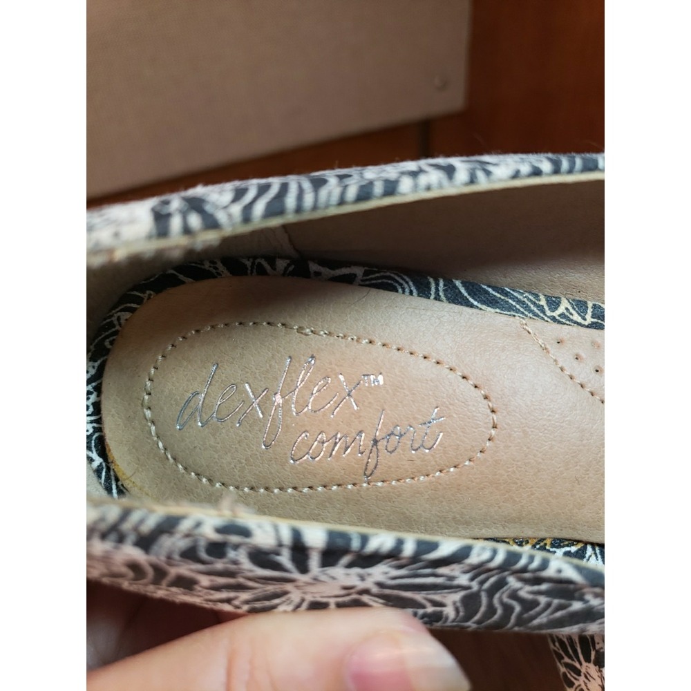 NEW DEXFLEX COMFORT Size 7 Black & White Memory Foam Wedge Sandal Shoes READ - Picture 10 of 11